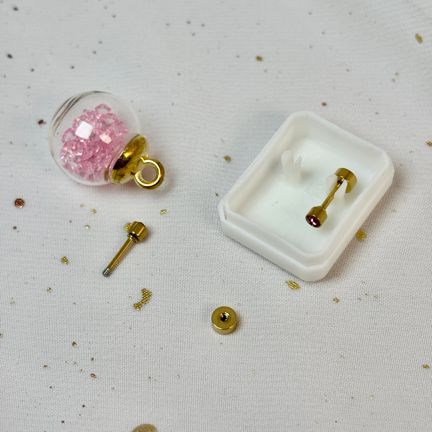 Mini Aros Acero Quirúrgico Dorado Circón Rosa 3MM - Tope Tornillo