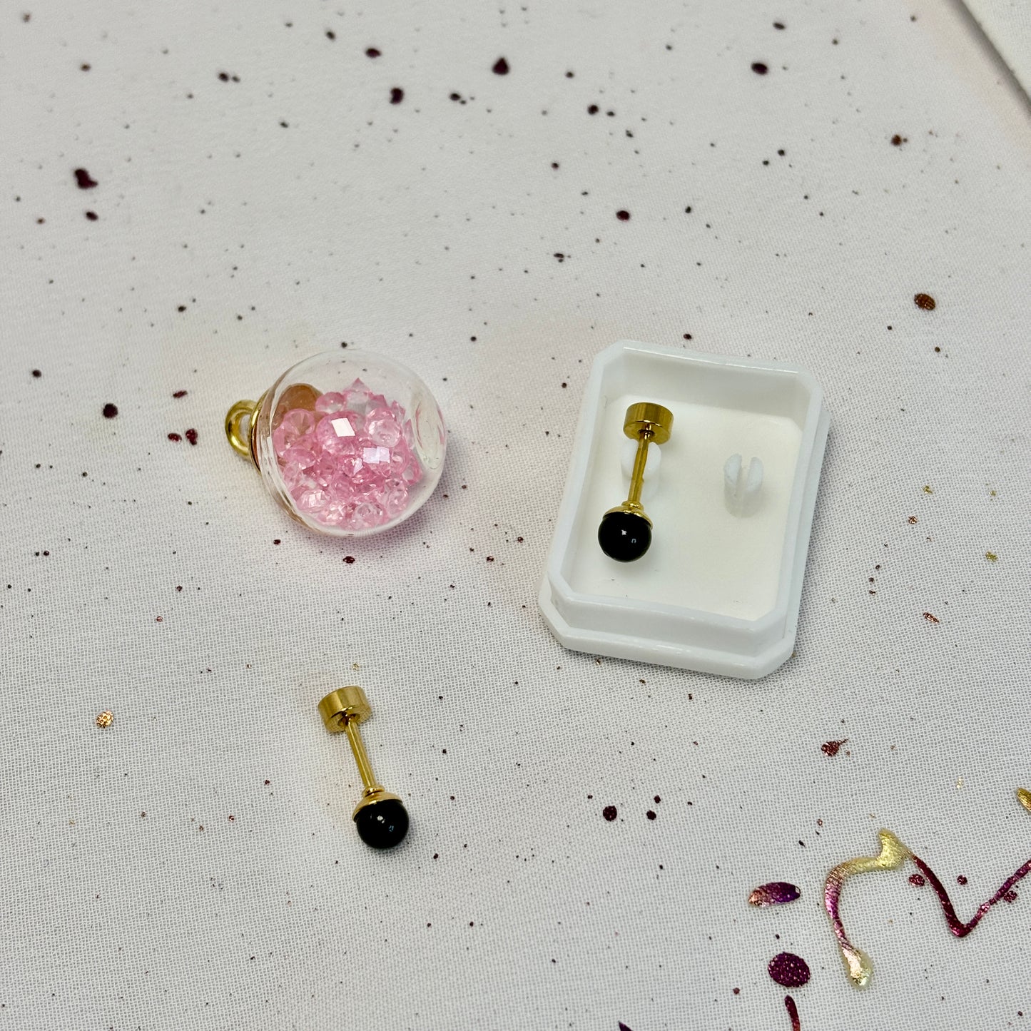 Mini Aros Acero Quirúrgico Dorado Perla Negra 4MM - Tope Tornillo