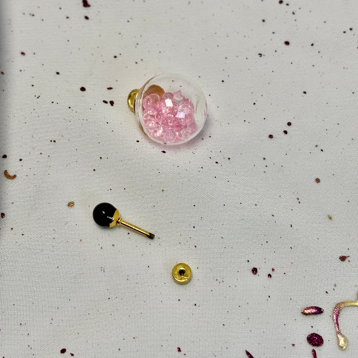 Mini Aros Acero Quirúrgico Dorado Perla Negra 5MM - Tope Tornillo