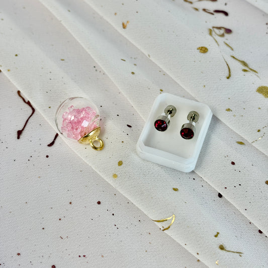 Mini Aros Acero Quirúrgico Plateado Circón Rojo 5MM - Tope Tornillo