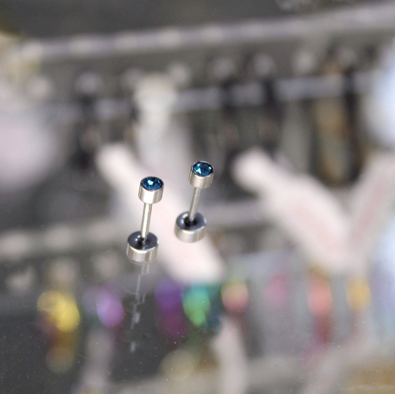 Mini Aros Acero Quirúrgico Plateado Circón Azul 3MM - Tope Tornillo