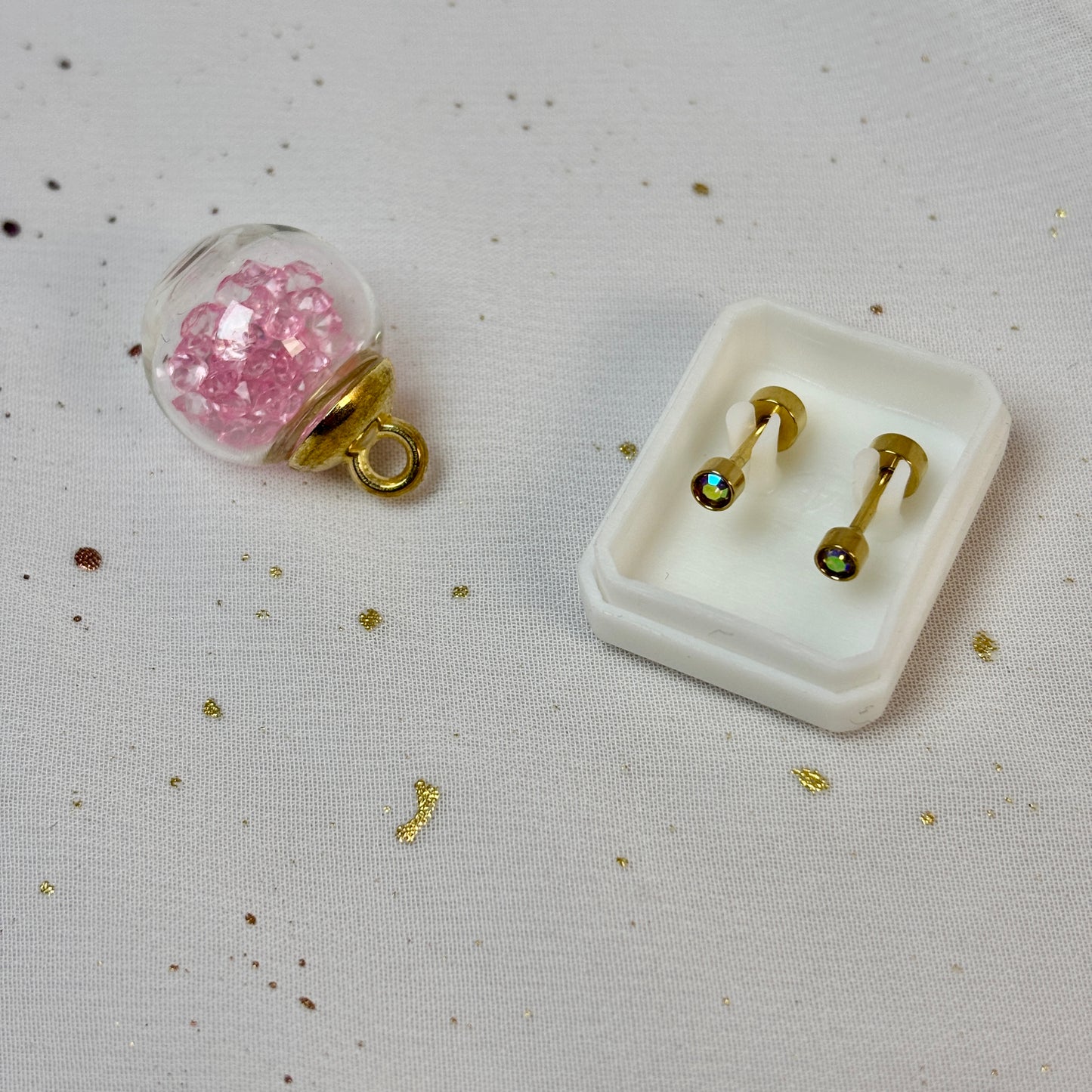 Mini Aros Acero Quirúrgico Dorado Circón Tornasol 3MM - Tope Tornillo