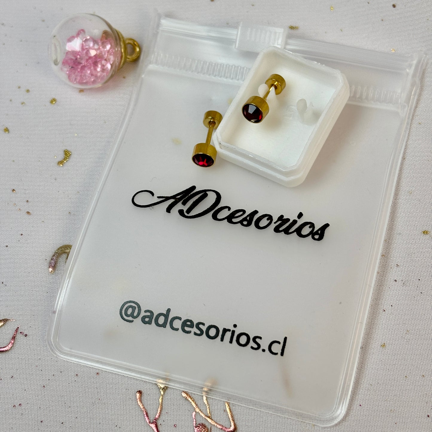 Mini Aros Acero Quirúrgico Dorado Circón Burdeo 5MM - Tope Tornillo