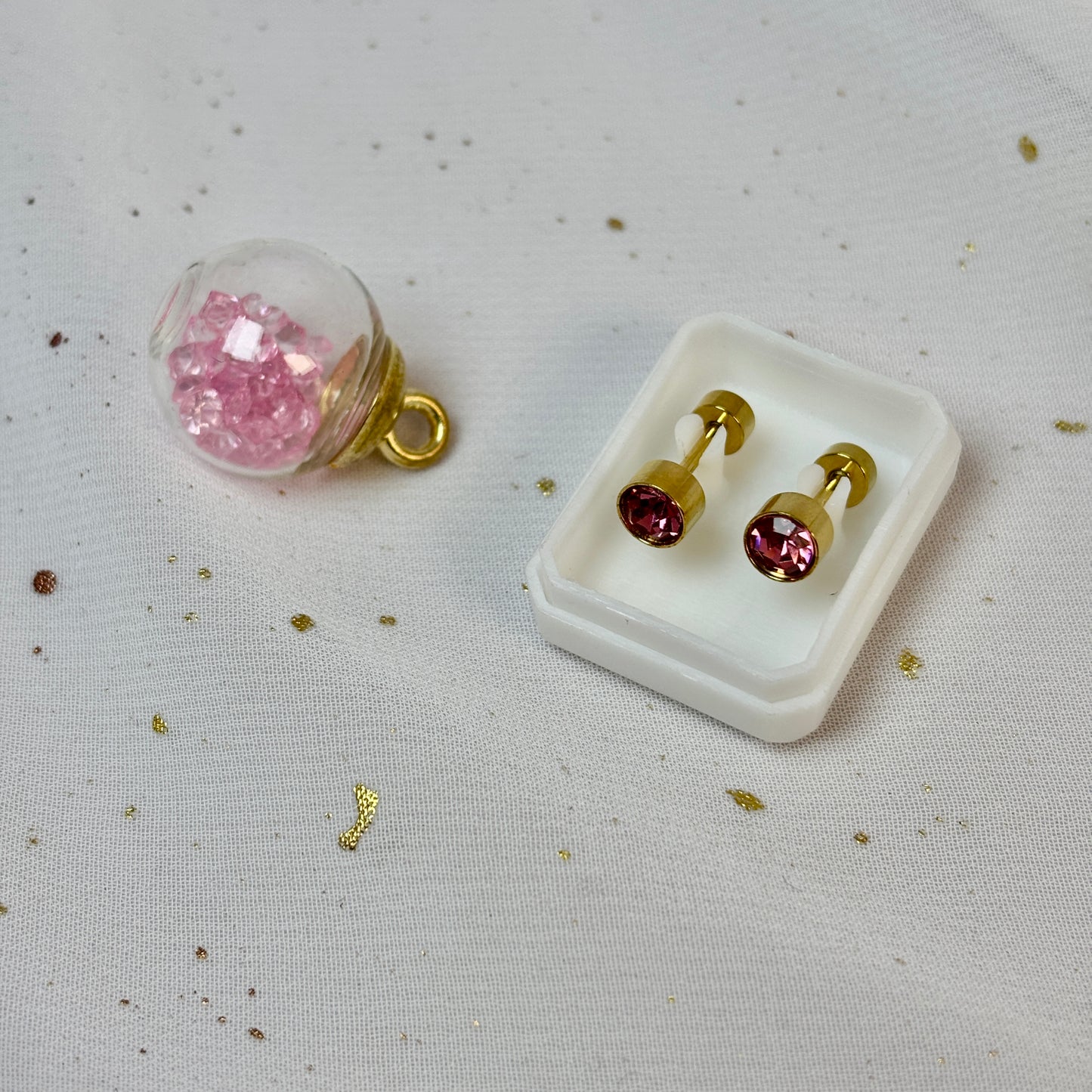 Mini Aros Acero Quirúrgico Dorado Circón Rosa 5MM - Tope Tornillo