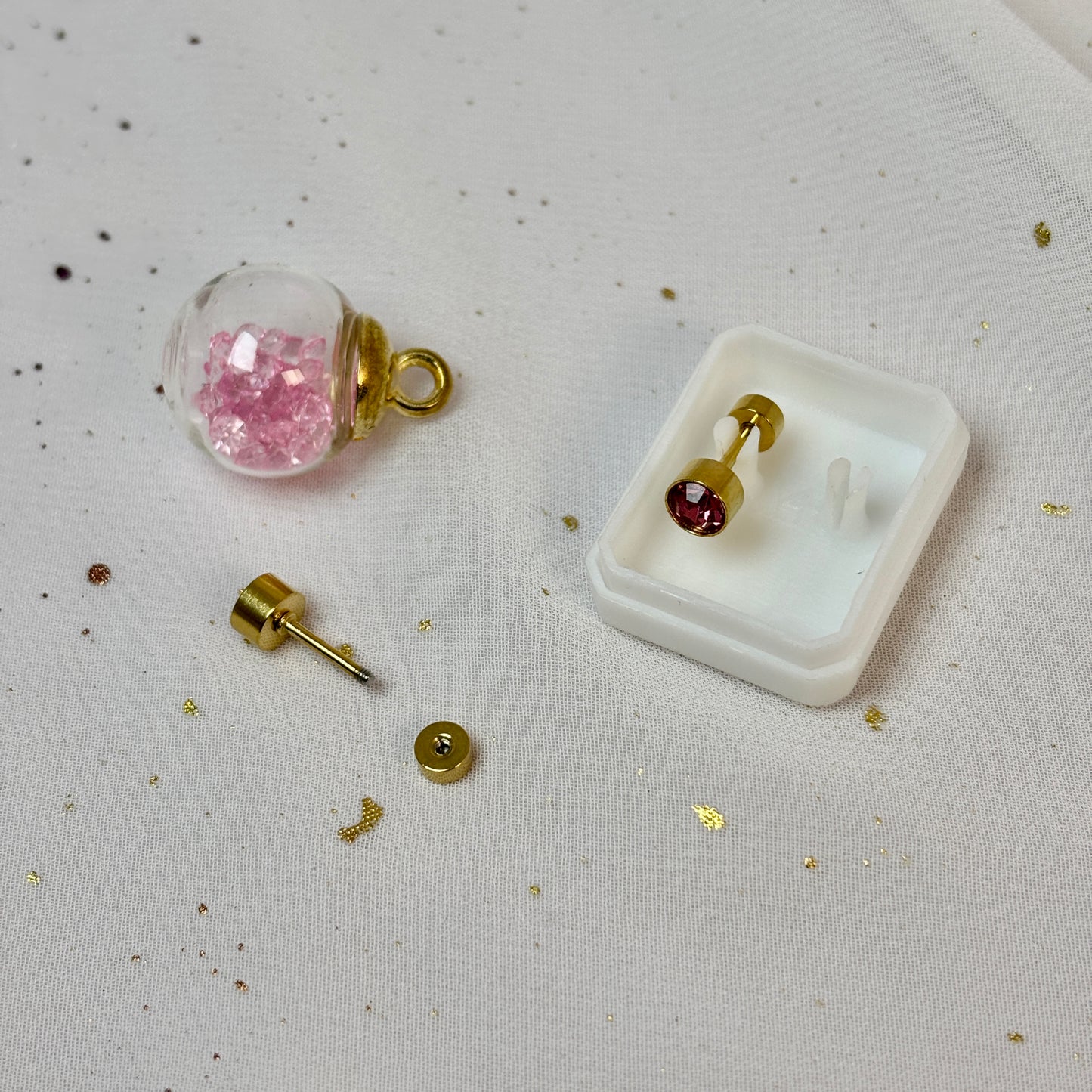 Mini Aros Acero Quirúrgico Dorado Circón Rosa 5MM - Tope Tornillo