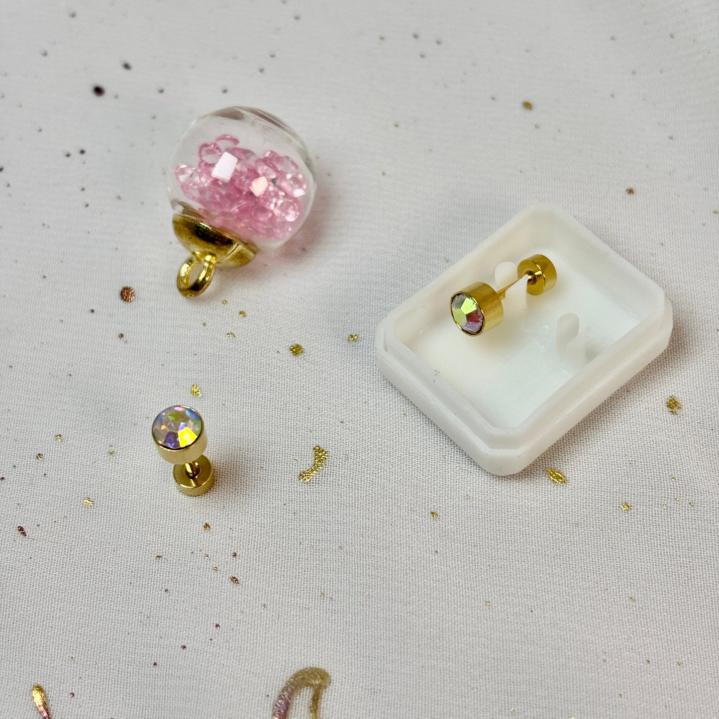 Mini Aros Acero Quirúrgico Dorado Circón Tornasol 5MM - Tope Tornillo