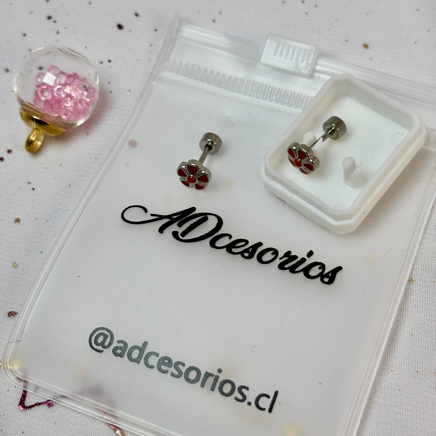 Mini Aros Acero Quirúrgico Plateado Flor Rojo - Tope Tornillo