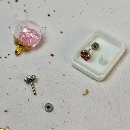 Mini Aros Acero Quirúrgico Plateado Flor Rojo - Tope Tornillo