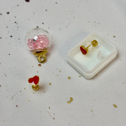 Mini Aros Acero Quirúrgico Dorado Corazón Rojo - Tope Tornillo
