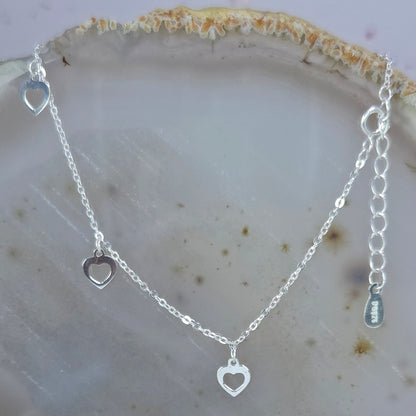 Pulsera de Plata 925 con Corazones Colgantes – Estilo Rolo para Mujer