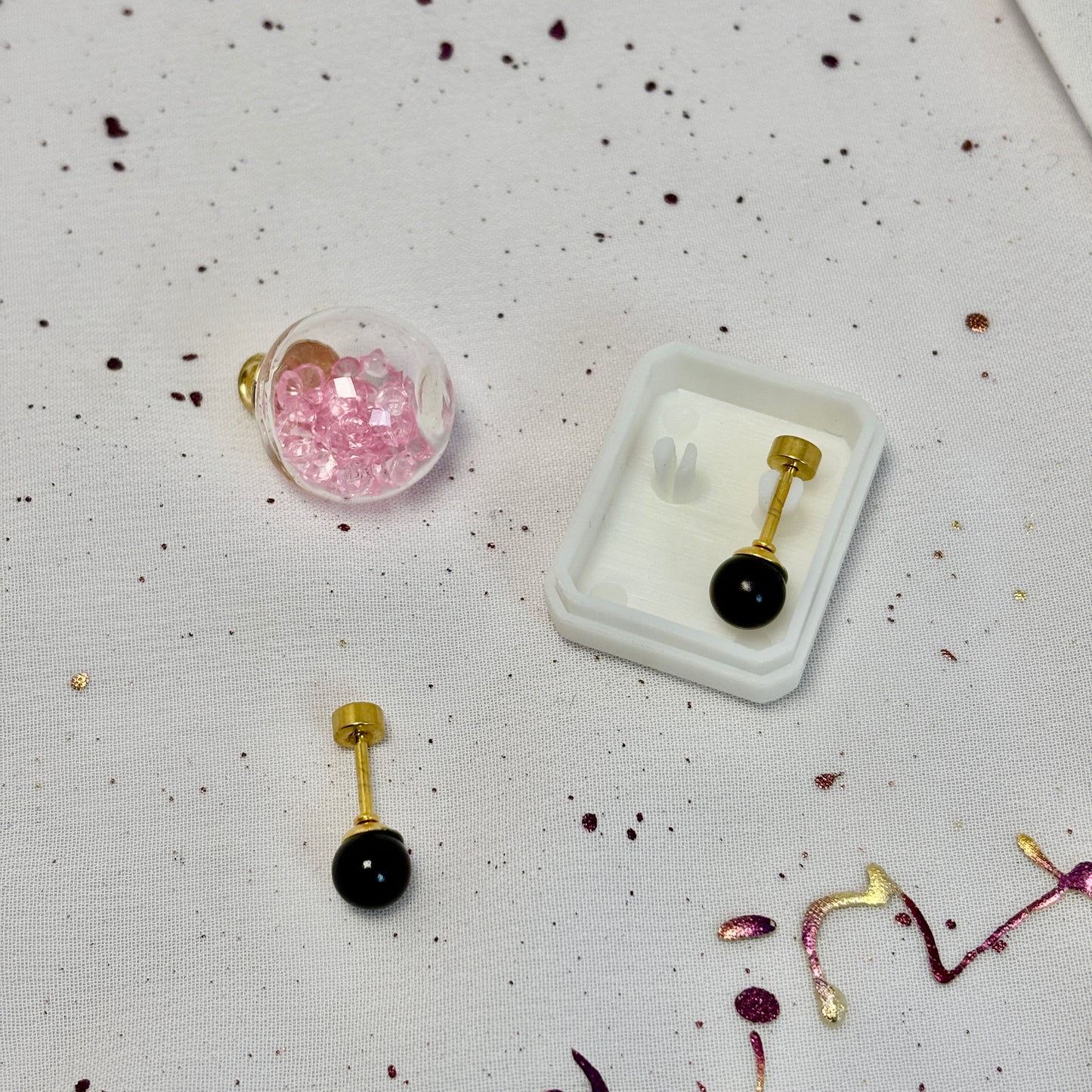 Mini Aros Acero Quirúrgico Dorado Perla Negra 7MM - Tope Tornillo