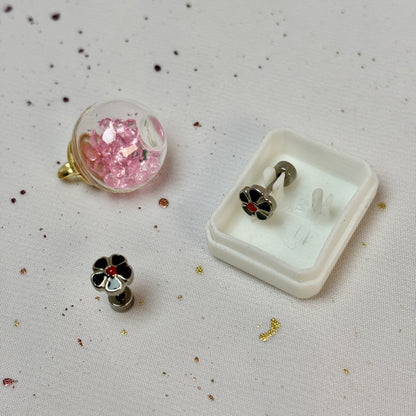 Mini Aros Acero Quirúrgico Plateado Flor Negro - Tope Tornillo