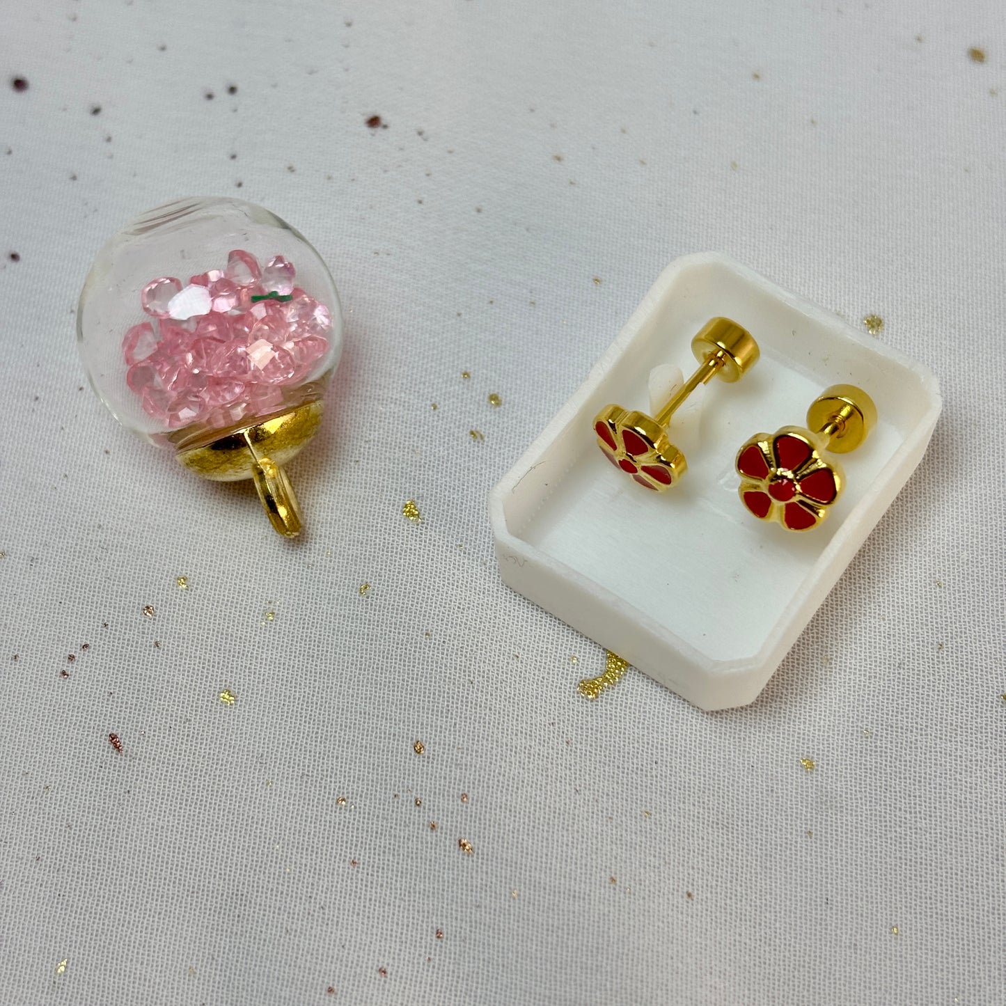 Mini Aros Acero Quirúrgico Dorado Flor Rojo - Tope Tornillo