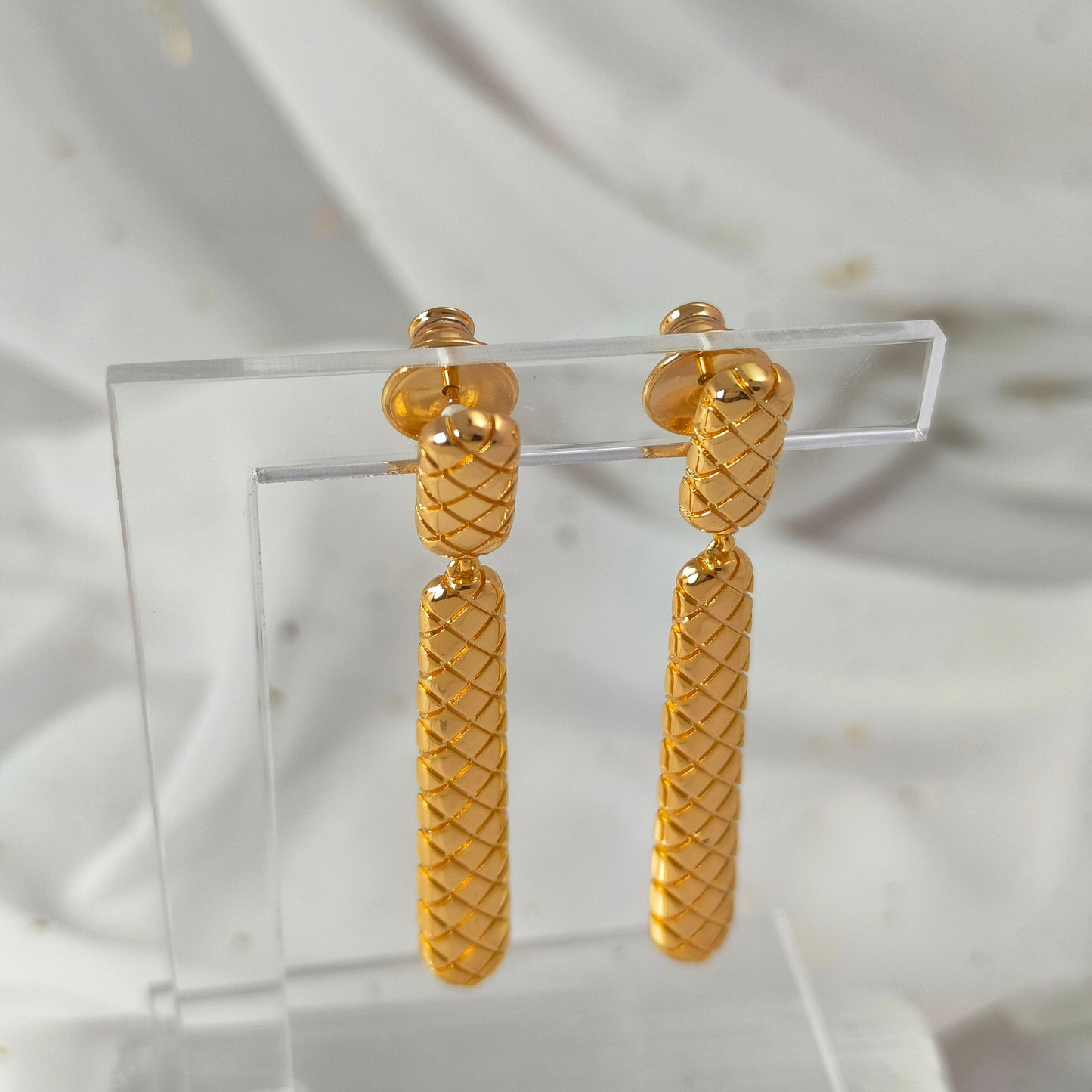 Aros Colgantes Enchapados En Oro 18K Piña