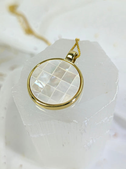 Set Aros y Collar Enchapados En Oro 18K Mosaico Nacar