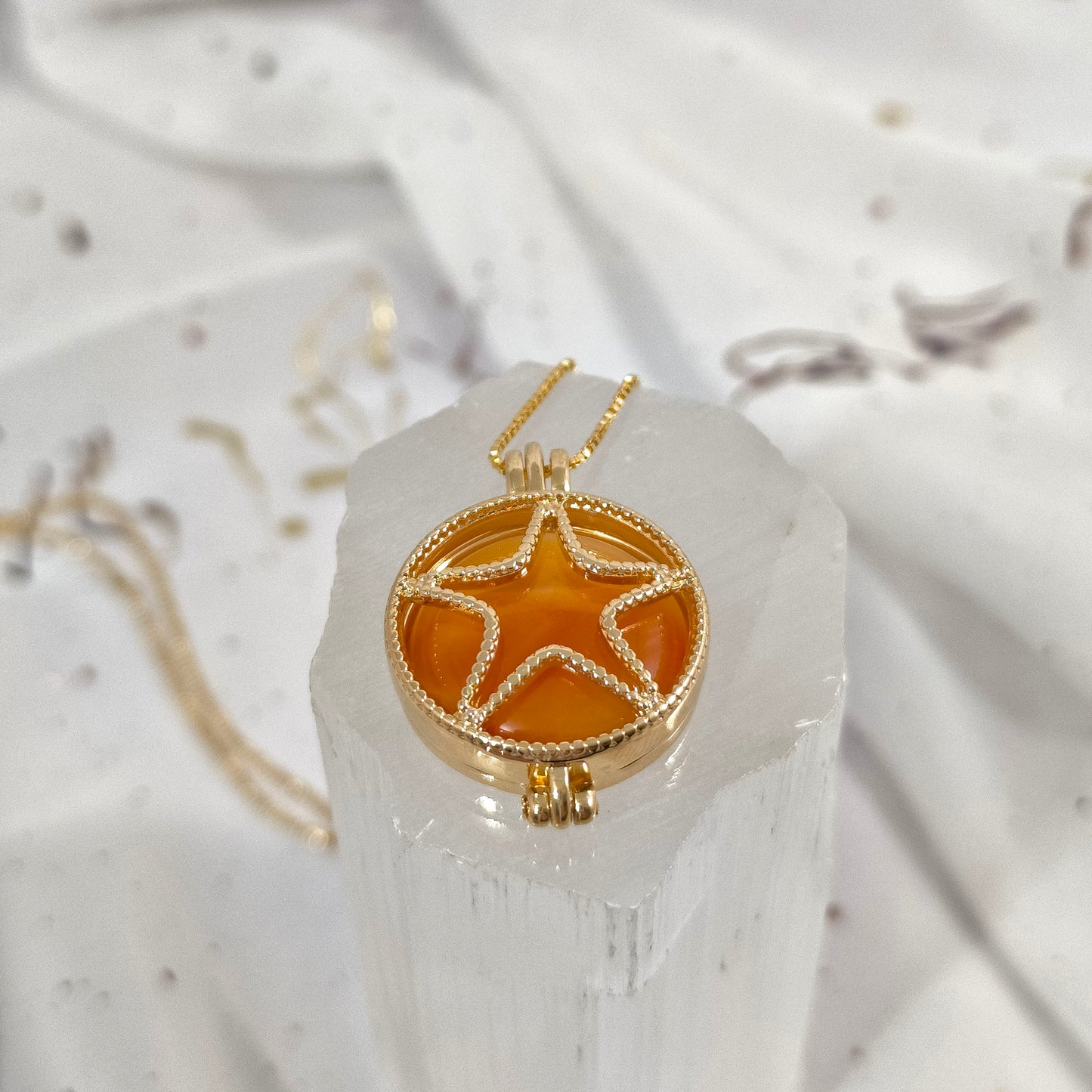 Collar Relicario Enchapado En Oro 18K 7 Piedras Naturales Estrella